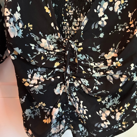 Abercrombie and Fitch Floral Blouse XS - Picture 4 of 4